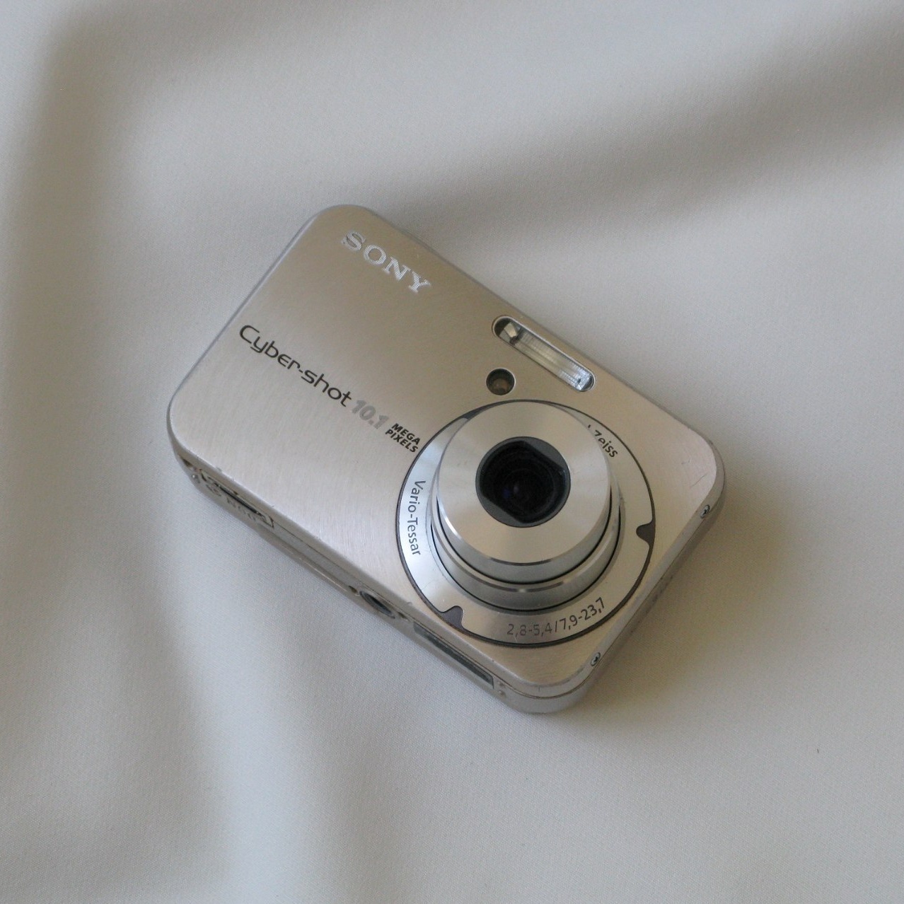 Sony Cyber-shot DSC-N2 - Sony از سیلور کم در وضعیت good