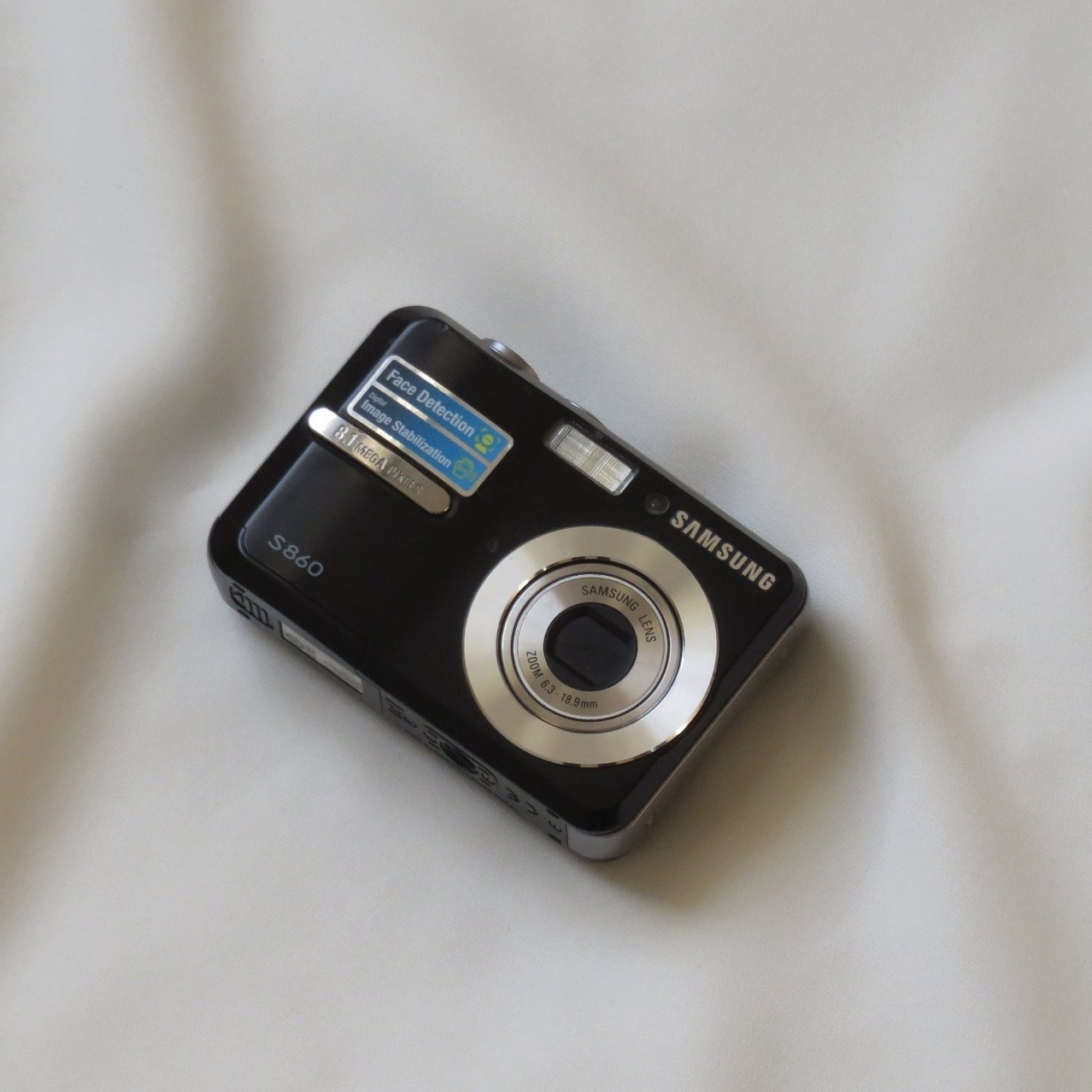 Samsung S860 - تصویر کوچک 2 از 6 از سیلور کم