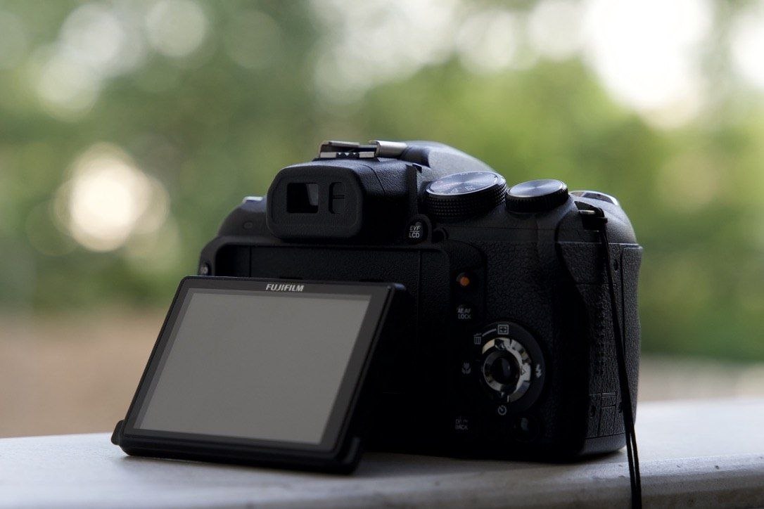 Fujifilm FinePix HS10  - Thumbnail 4 of 4
