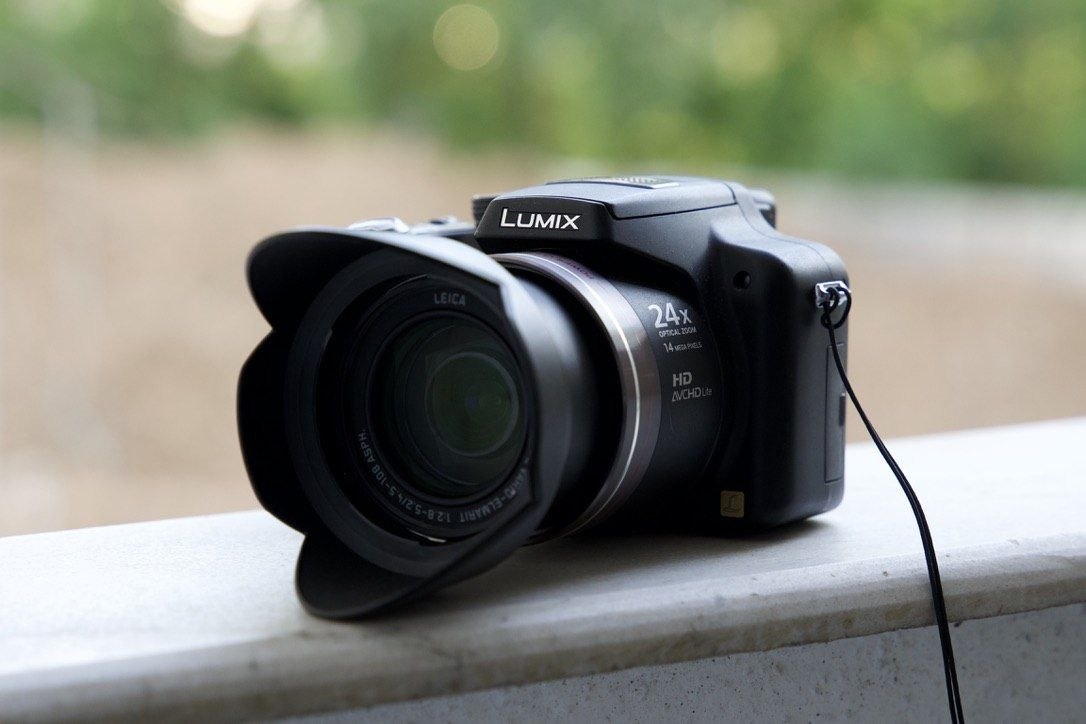 Panasonic Lumix DMC-FZ40 - تصویر اصلی محصول 1 از 3 از سیلور کم