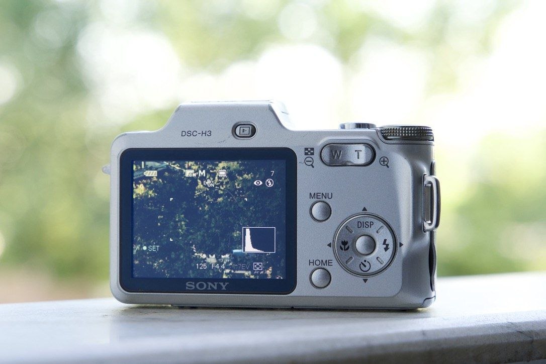 Sony Cybershot H3 - Thumbnail 2 of 4