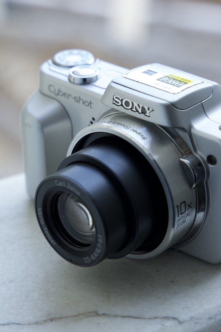 Sony Cybershot H3 - Thumbnail 3 of 4