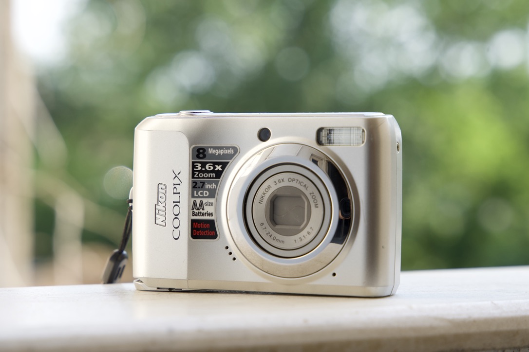 Nikon Coolpix L19 - Thumbnail 3 of 3