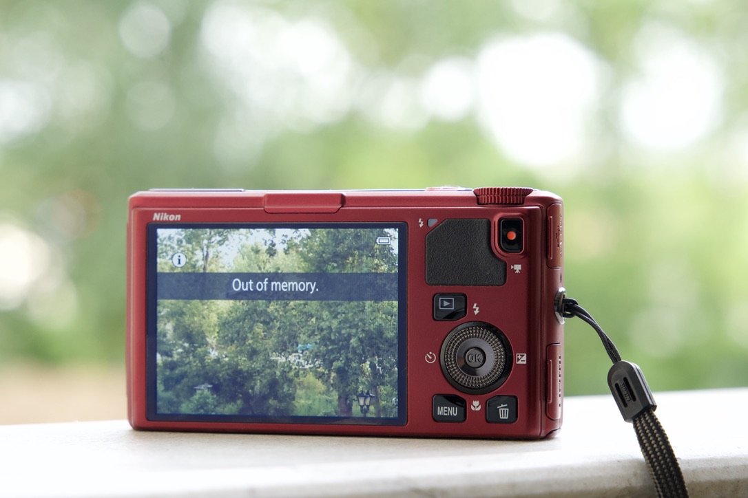 Nikon Coolpix S9500 - Thumbnail 3 of 5