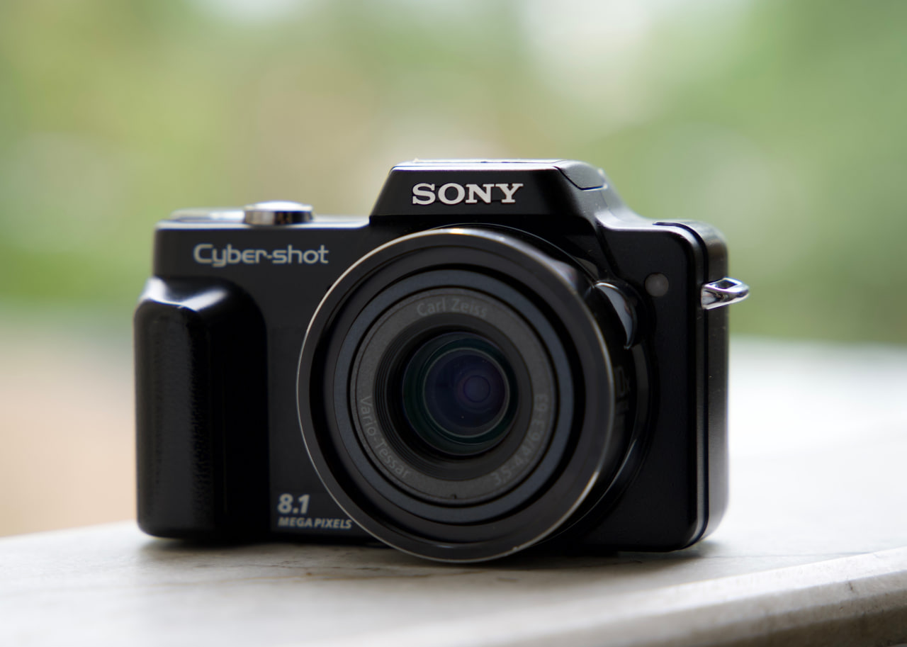 Sony H10 - تصویر اصلی محصول 1 از 4 از سیلور کم