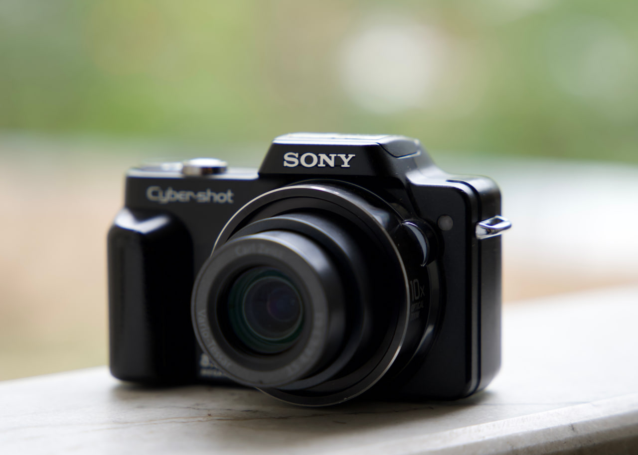 Sony H10 - تصویر کوچک 2 از 4 از سیلور کم